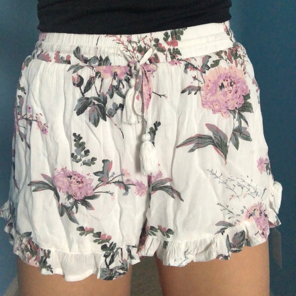 flowy floral shorts from francesca’s